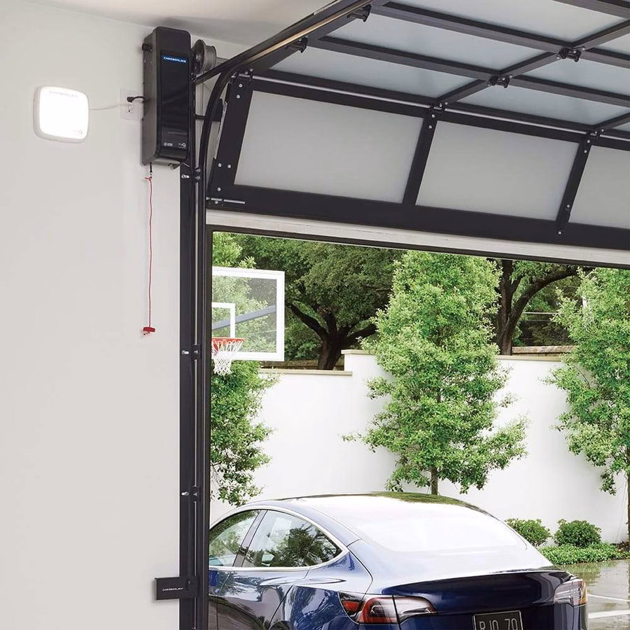 O abridor de porta de garagem Chamberlain® Next-Gen Wi-Fi® funciona com anel